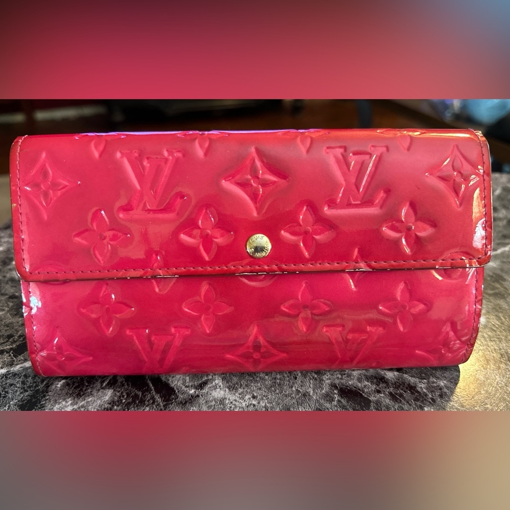 Louis Vuitton Monogram Sarah Vernis Wallet Rose Pop